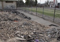 گزارش تصویری/زمین فوتبالی که تبدیل به زباله دان شد