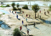 آغاز توزیع روزانه غذای گرم در مناطق سیل‌زده استان