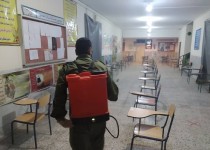 ضد عفونی محلات و مراکز آموزشی زاهدان توسط جهادگران بسیجی