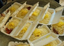 توزیع ۱۵۰۰ پرس غذای گرم بین نیازمندان زاهدانی