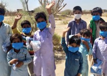 توزیع 500 پرس غذای گرم و 300 عدد ماسک بین شهروندان زاهدانی