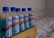 توزیع 400 بسته بهداشتی بین عزاداران حسینی در زاهدان