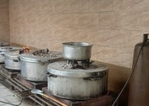 طبخ و توزیع ۵۰۰۰ پرس غذای گرم بین اقشار آسیب دیده از کرونا در ایام محرم