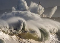 بسیج همگانی برای مقابله با طوفان حاره ای شاهین در سیستان وبلوچستان/ 2فروند بالگرد جهت تسریع در امدارسانی ها به جنوب استان اعزام شد