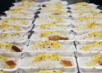 طبخ و توزیع ۶٠٠ پرس غذای گرم در ایام پایانی ماه صفر در زاهدان