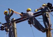 عزم جدی امور برق ناحیه یک زاهدان جهت رفع نواسانات در تابستان امسال/ روشنایی اهمیت بالایی برای امنیت تردد شهروندان دارد