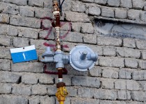 توقف لوله گذاری گاز در کوچه پس کوچه های سیستان/ گاز شهری از خراسان جنوبی با تانکر می رسد/ مردم توان انشعاب و لوله کشی گاز شهری ندارند