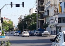 سردرگمی ترافیک پشت چراغ های راهنمایی خاموش/ یک مسئول: معضل قطعی برق چراغ های راهنمایی زاهدان رفع می شود