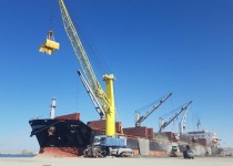 افزایش ۳۰ درصدی عملیات تخلیه‌ و بارگیری بندر چابهار