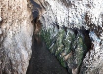 رفع گمراه گری گردشگران در منطقه لادیز با نصب علائم گردشگری