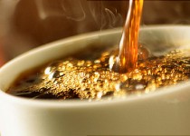 چرا نوشیدن چای پر رنگ مضر است؟