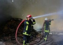 عملیات ۱۲۵ برای نجات ۱۷ شهروند از حادثه آتش سوزی مجتمع مسکونی