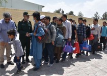 عاشقان خمینی (ره) از زاهدان راهی حرم حضرت امام شد