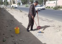 کارپول‌های رها شده در خیابان شهدای مرزبانی تحت نظارت مرکز بهداشت زاهدان جمع آوری شد