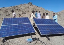 توزیع ۳۰۰پنل خورشیدی در مناطق عشایری سیستان و بلوچستان