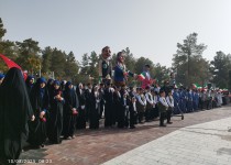 حضور مردم قبل از آغاز راهپیمایی ۲۲ بهمن در زاهدان