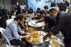 خدمت‌رسانی جهادگران زاهدانی به اتباع افغانستان