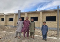 دانش‌آموزان روستای زیارت چشم‌انتظار مدرسه‌ای نیمه‌تمام