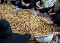 تهیه و بسته‌بندی خشکبار برای رزمندگان سیستان‌وبلوچستان