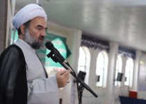در برابر دشمن باید با اقتدار ایستاد