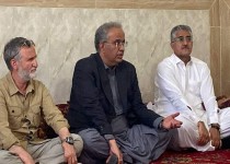خدمت‌رسانی بی‌وقفه به مجروحان حادثه بمپور